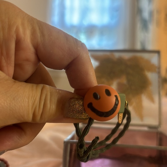 Happy face hair band - Picture 4 of 5